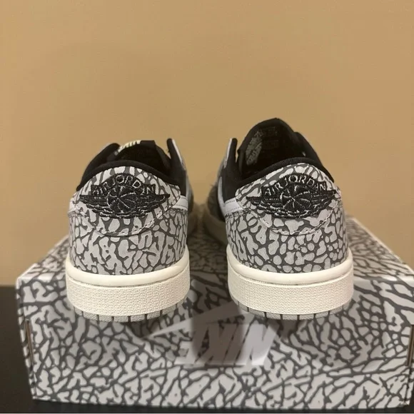 Nike Air Jordan 1 Retro Low OG 'Black Cement' CZ0775-001 Women’s Size 5.5 - Picture 3 of 5